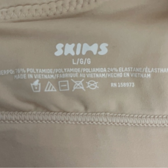 SKIMS Fits Everybody Crossover Bralette. - Picture 3 of 3